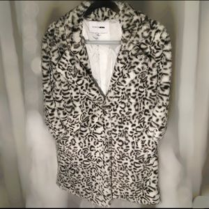 Fashion Nova Leopard Coat with a button closure